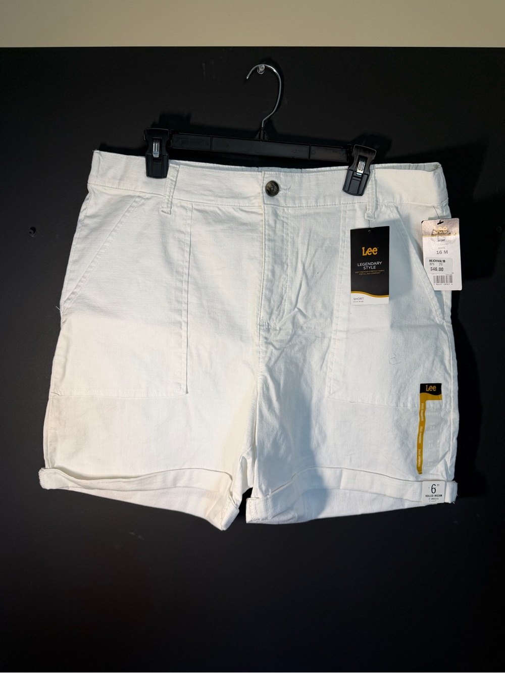 Lee Women’s High Rise Short. NEW
